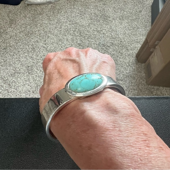 Turquoise Stone Silver Bracelet - Picture 6 of 8